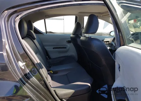 2014 Toyota Prius C Four from USA, damaged, VIN JTDKDTB36E1067287